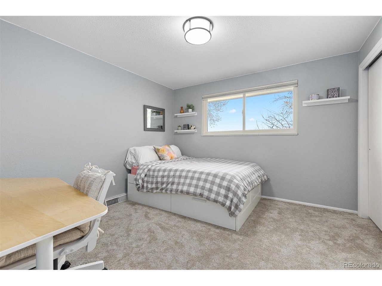 452 Deframe Ct
