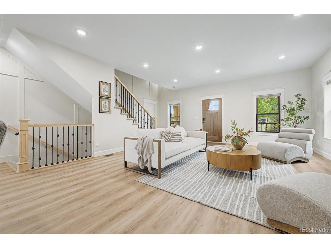 312 W Charles St