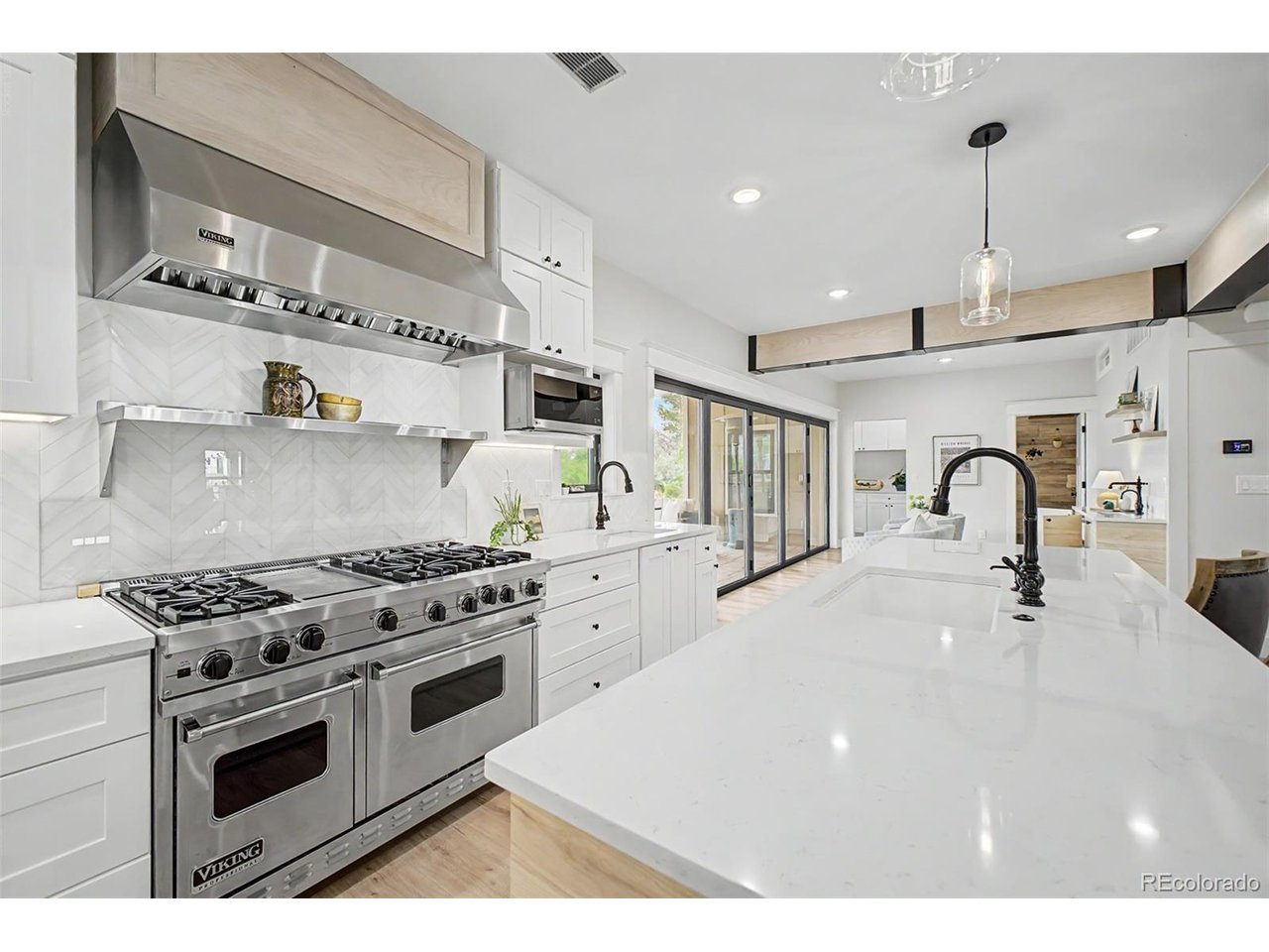 312 W Charles St