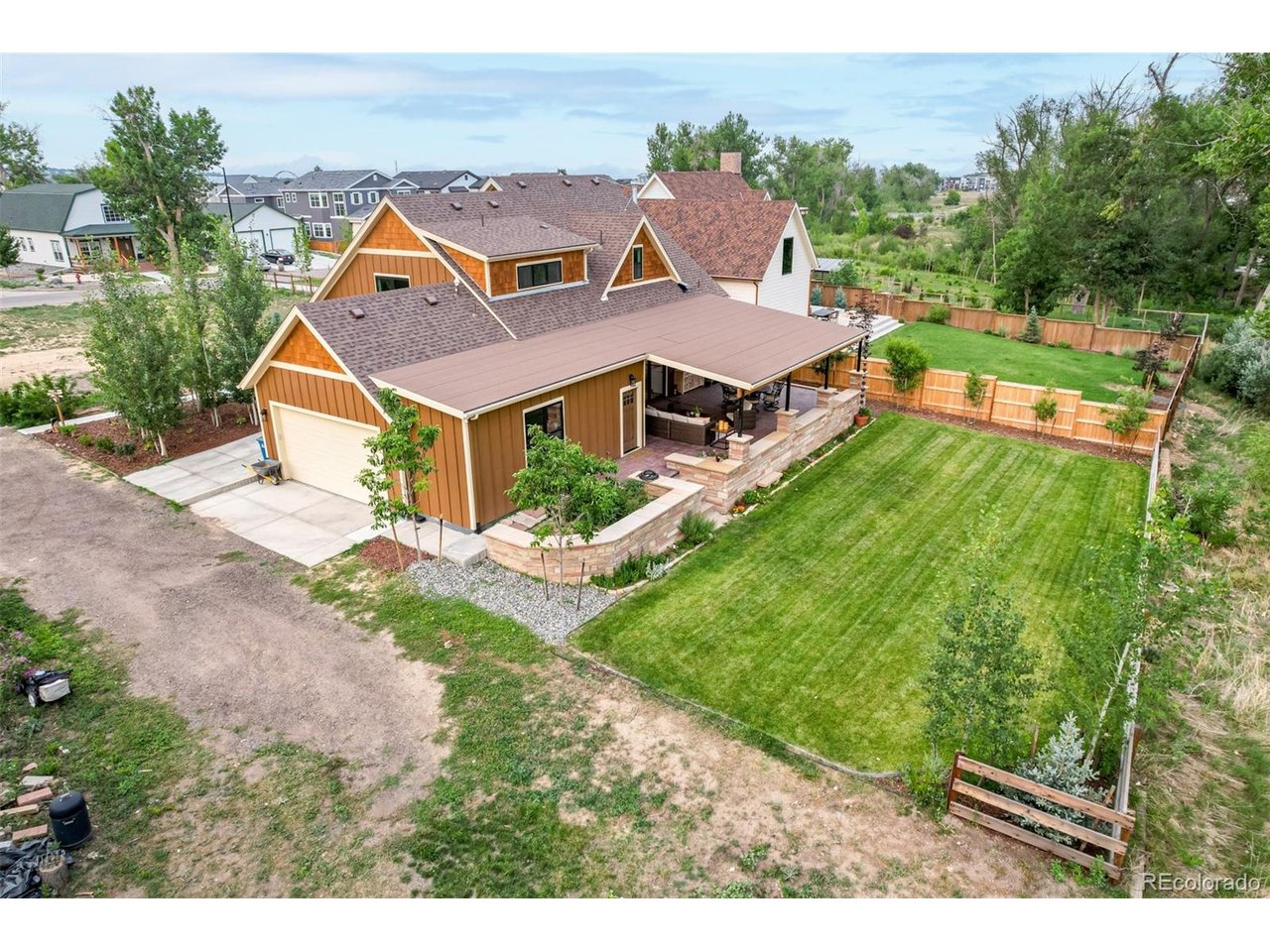 312 W Charles St