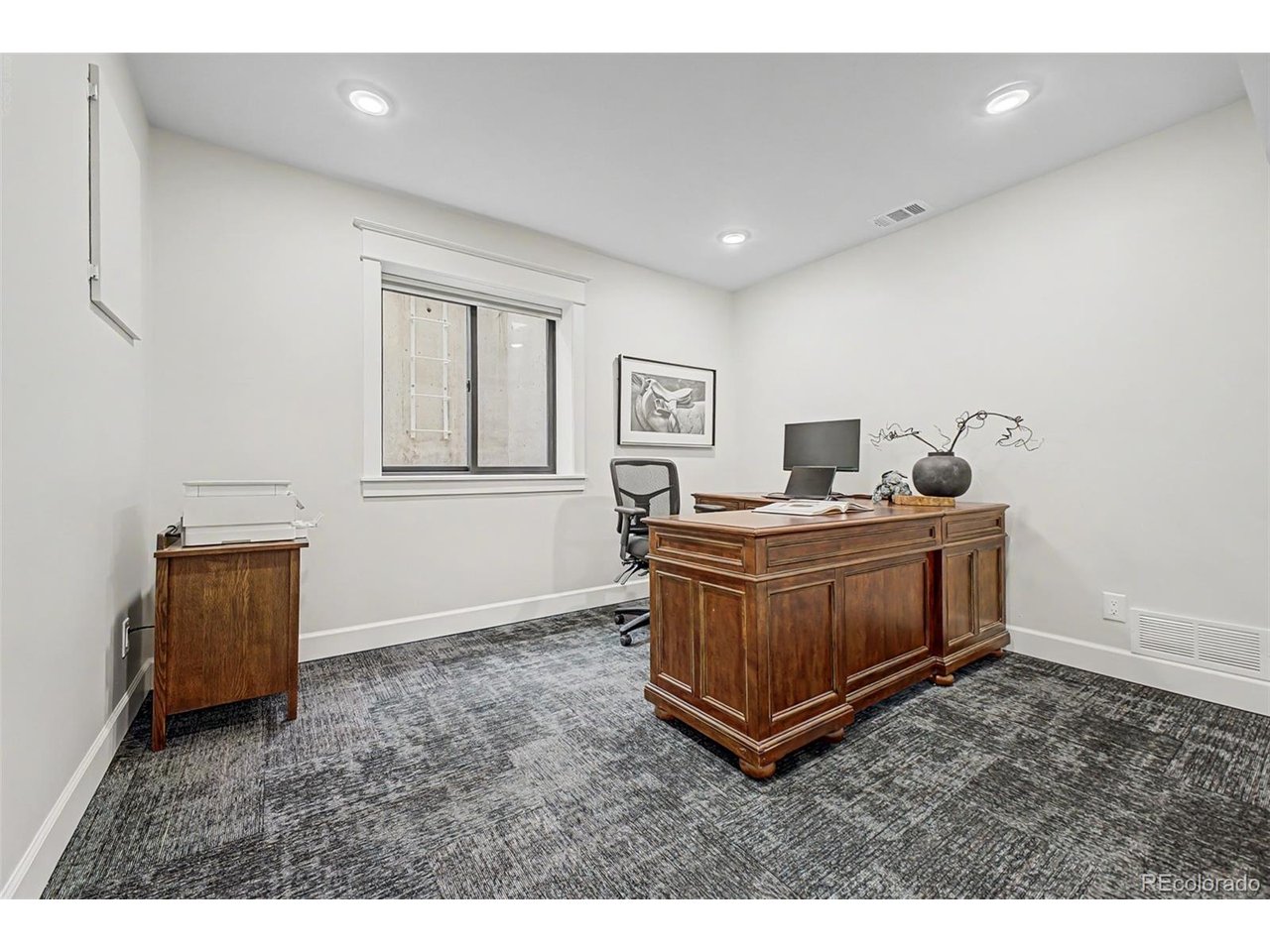 312 W Charles St