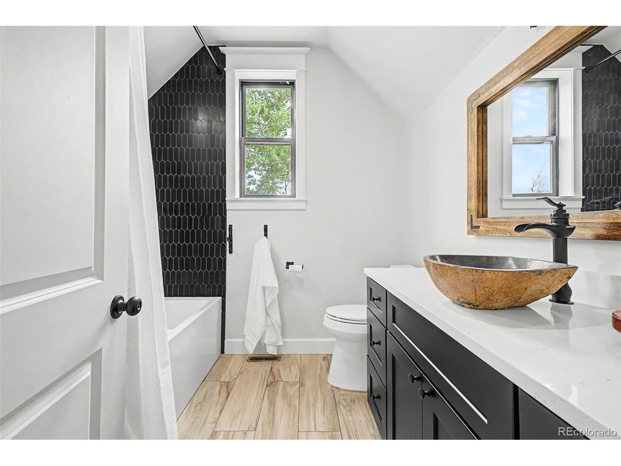 312 W Charles St