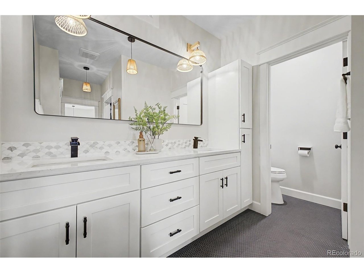 312 W Charles St