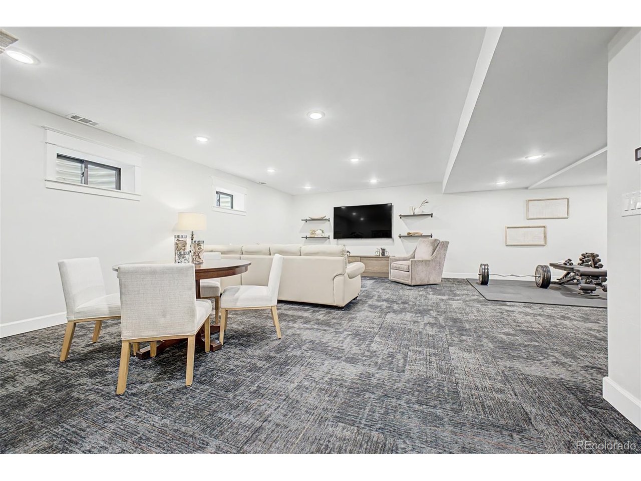 312 W Charles St