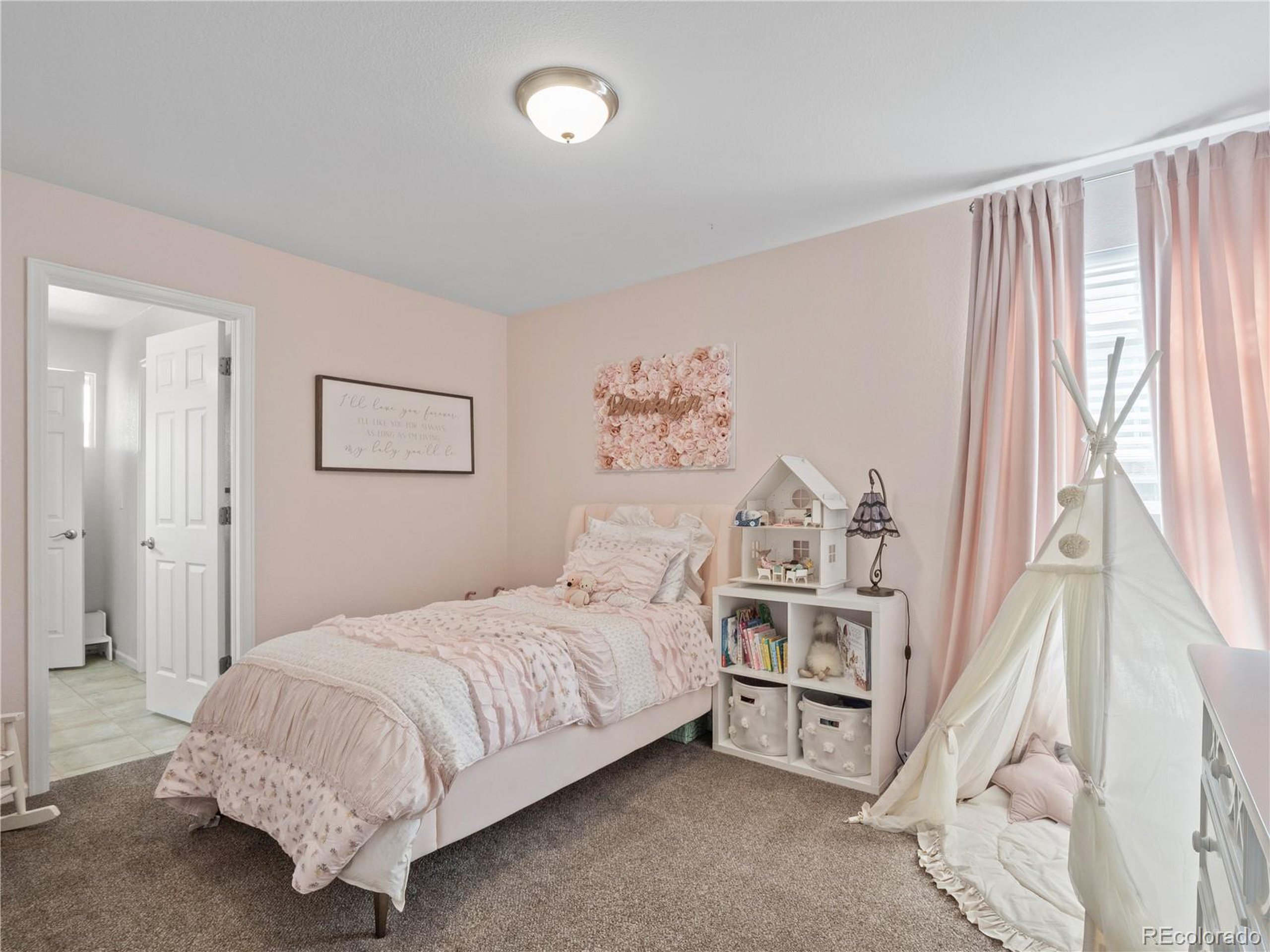 10533 Cross Country Ln