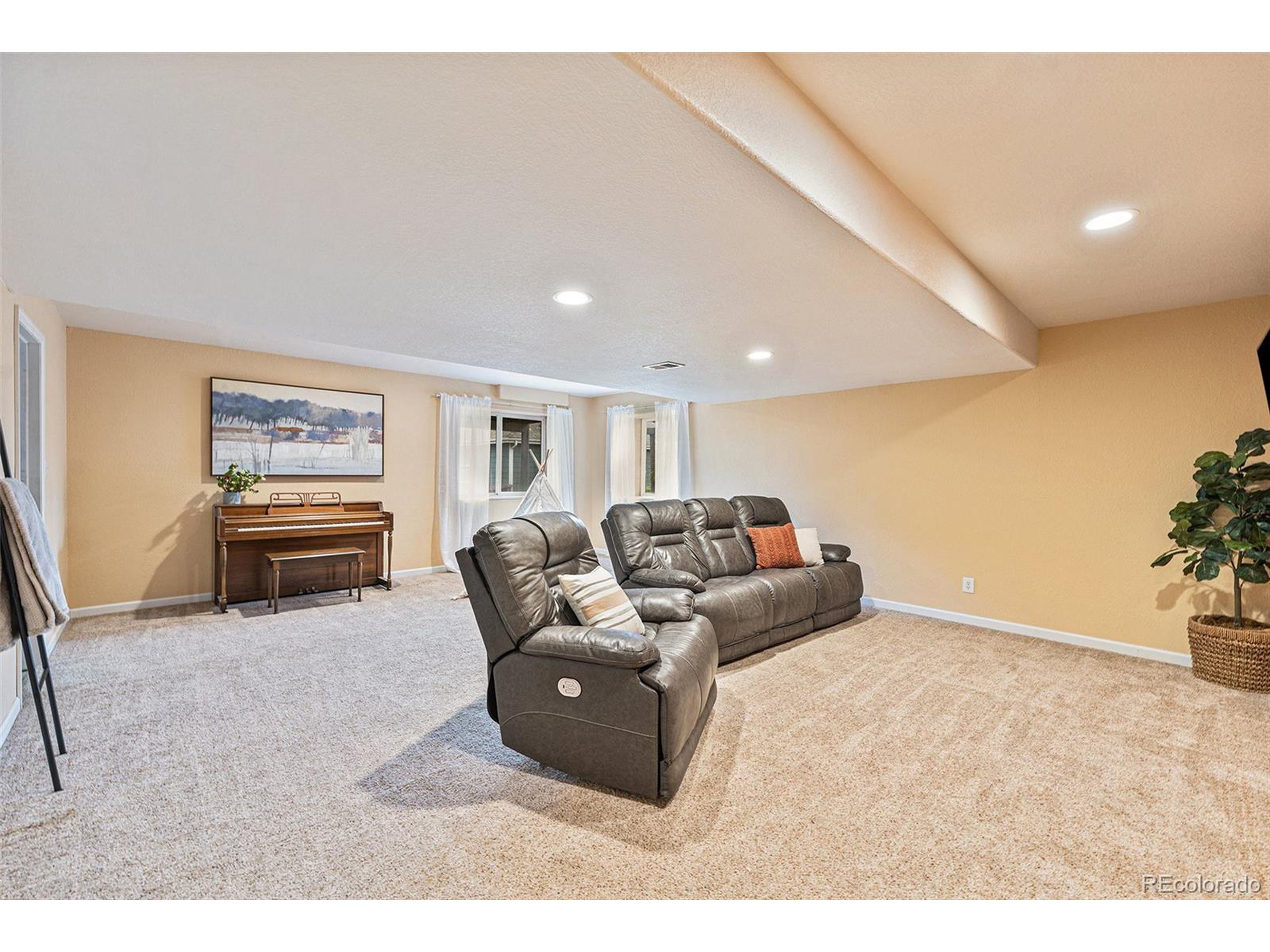 6426 S Urban Ct