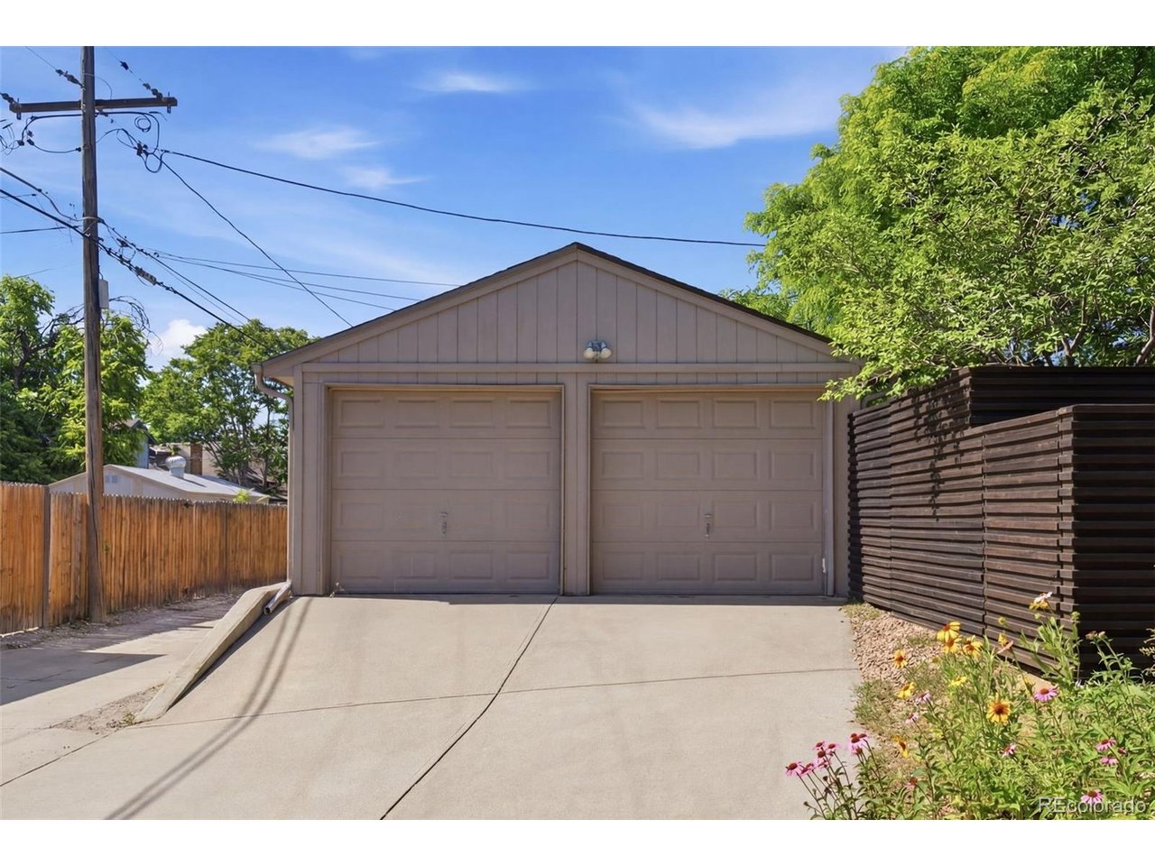 2122 W 41st Ave