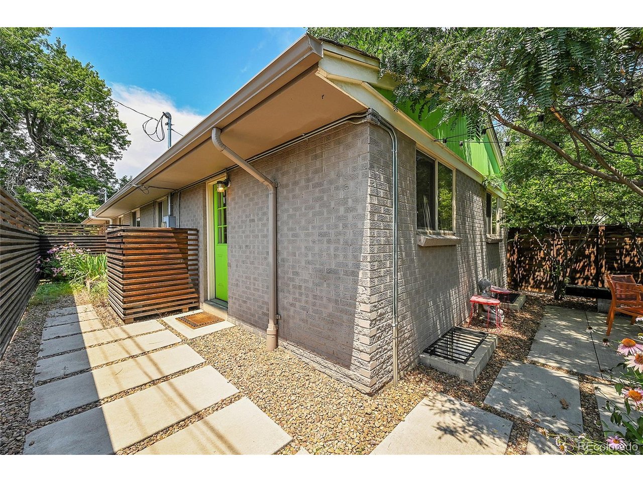 2122 W 41st Ave