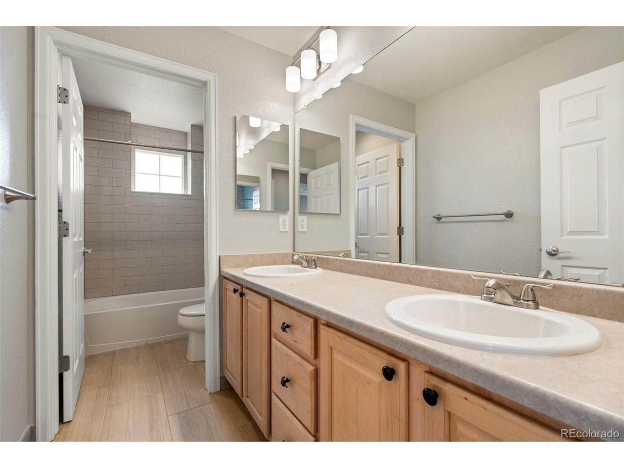 16399 Prairie Farm Cir