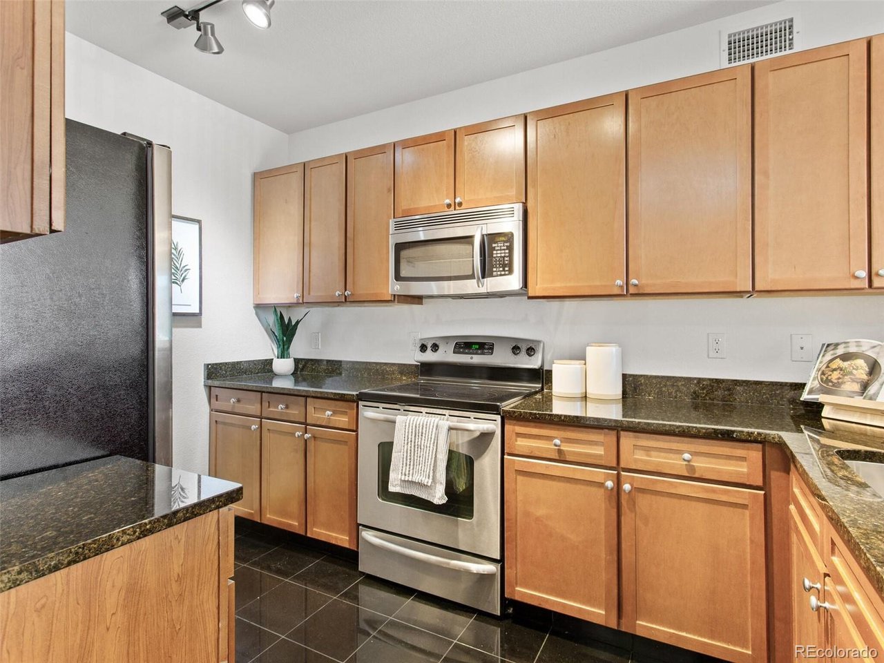 9019 E Panorama Cir D204