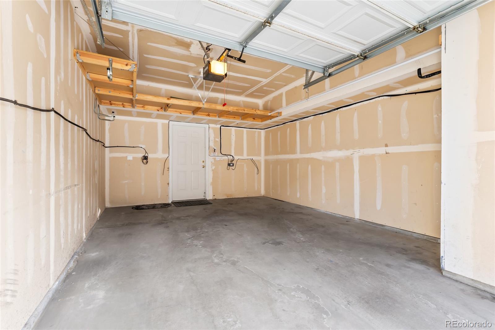 3205 S Walden Court Unit: B