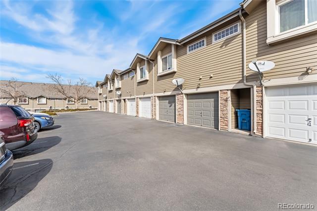 3205 S Walden Court Unit: B