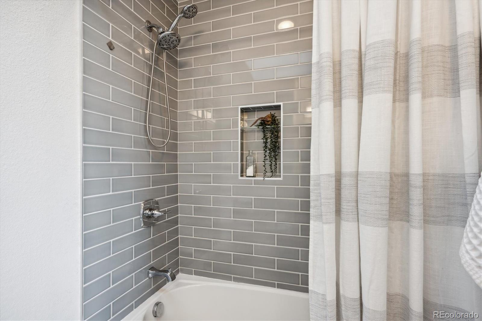 5091 Garrison Street Unit: 3