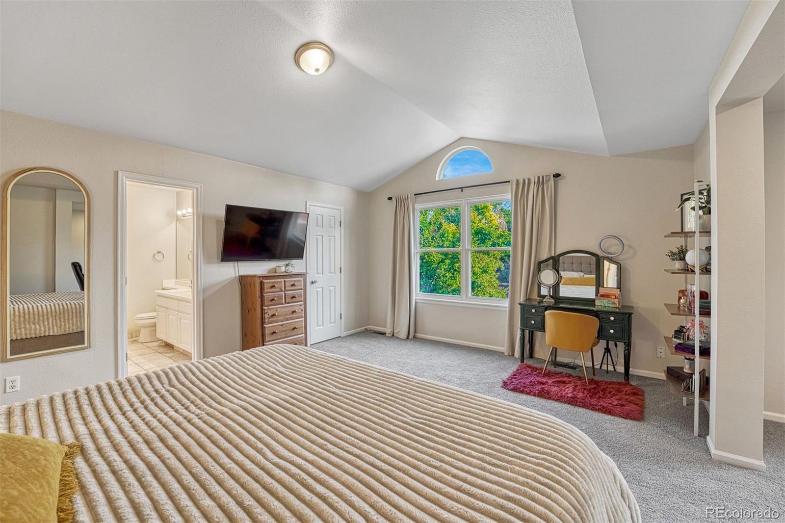 2522 W 108th Place