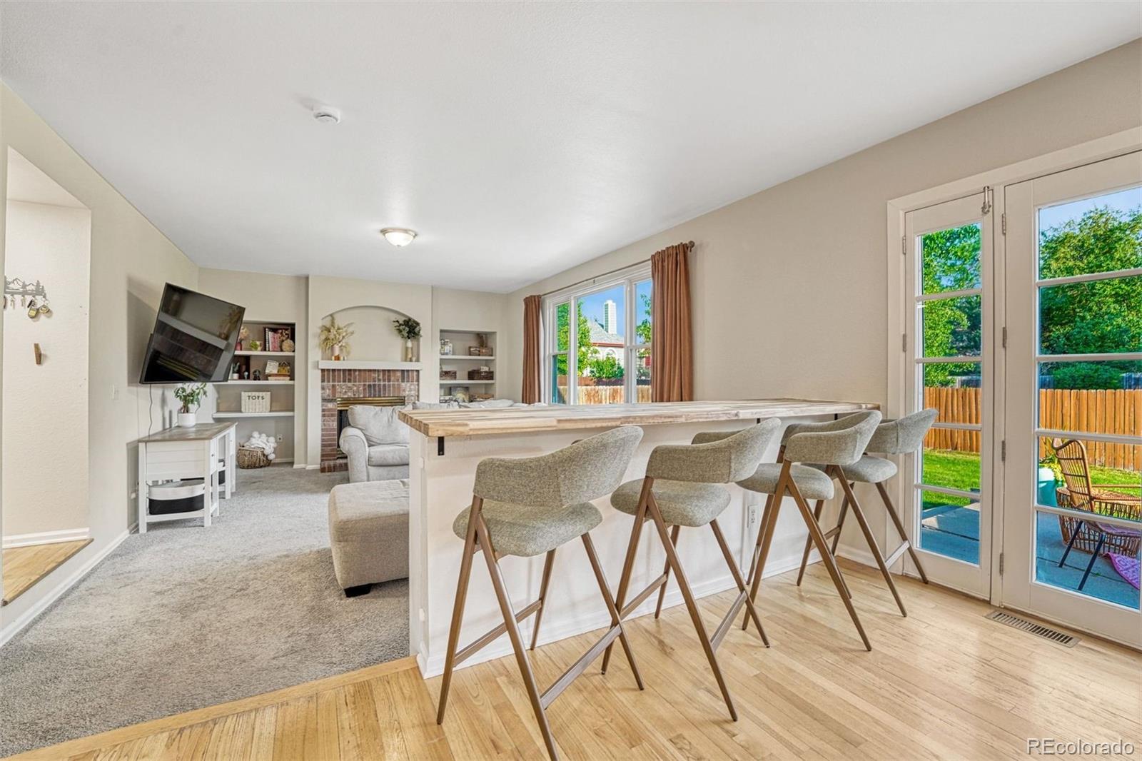 2522 W 108th Place