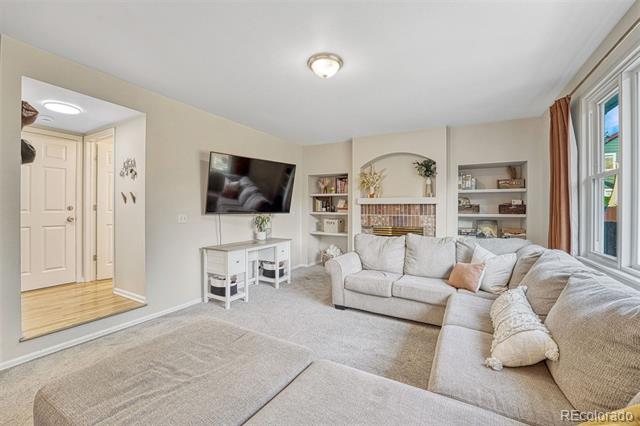 2522 W 108th Place