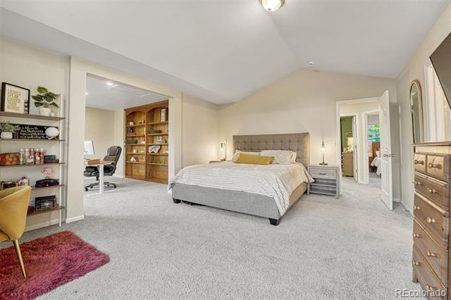 2522 W 108th Place