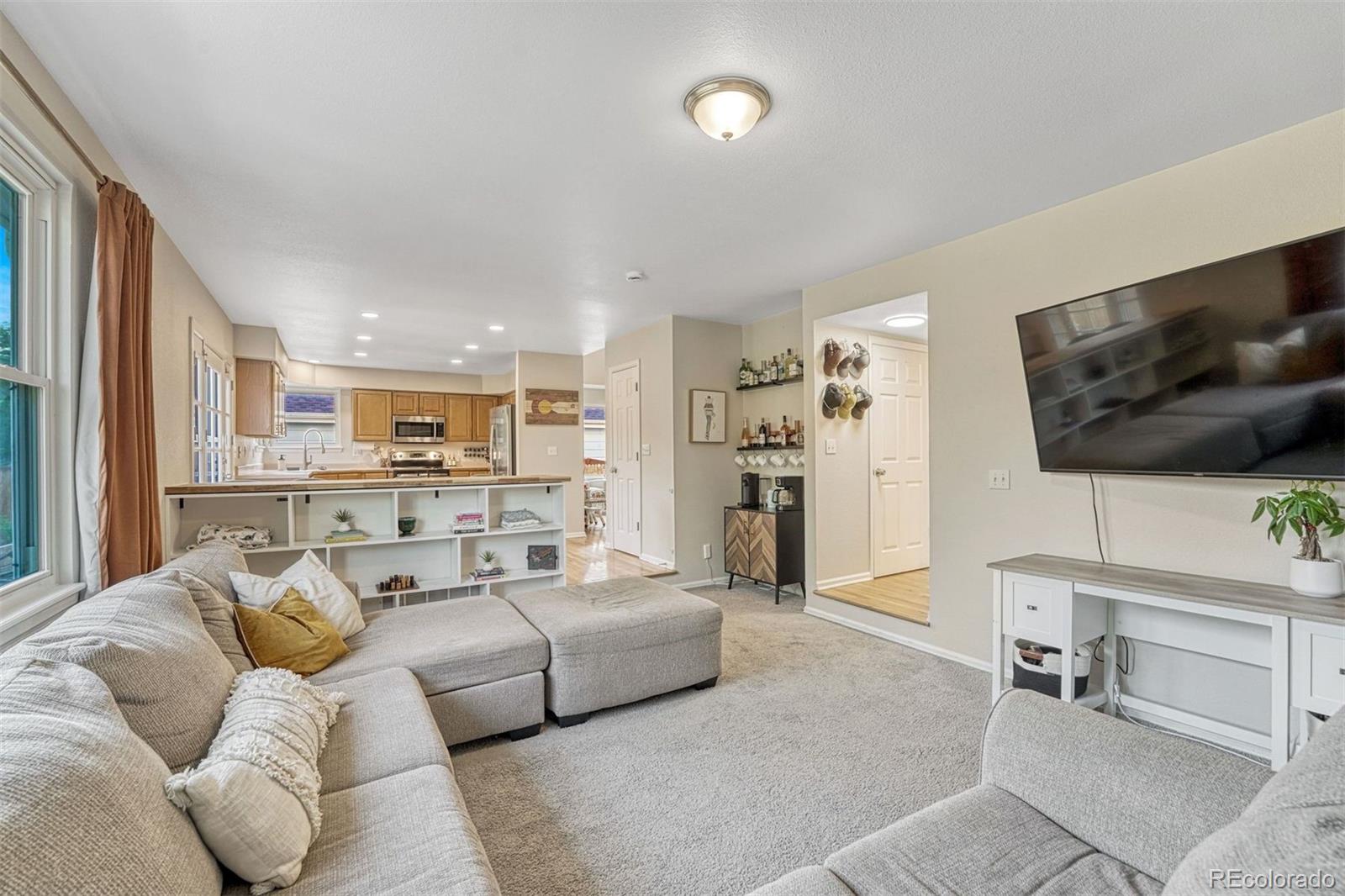 2522 W 108th Place