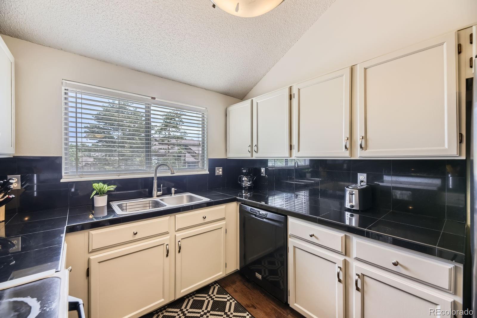 418 Wright Street Unit: 302