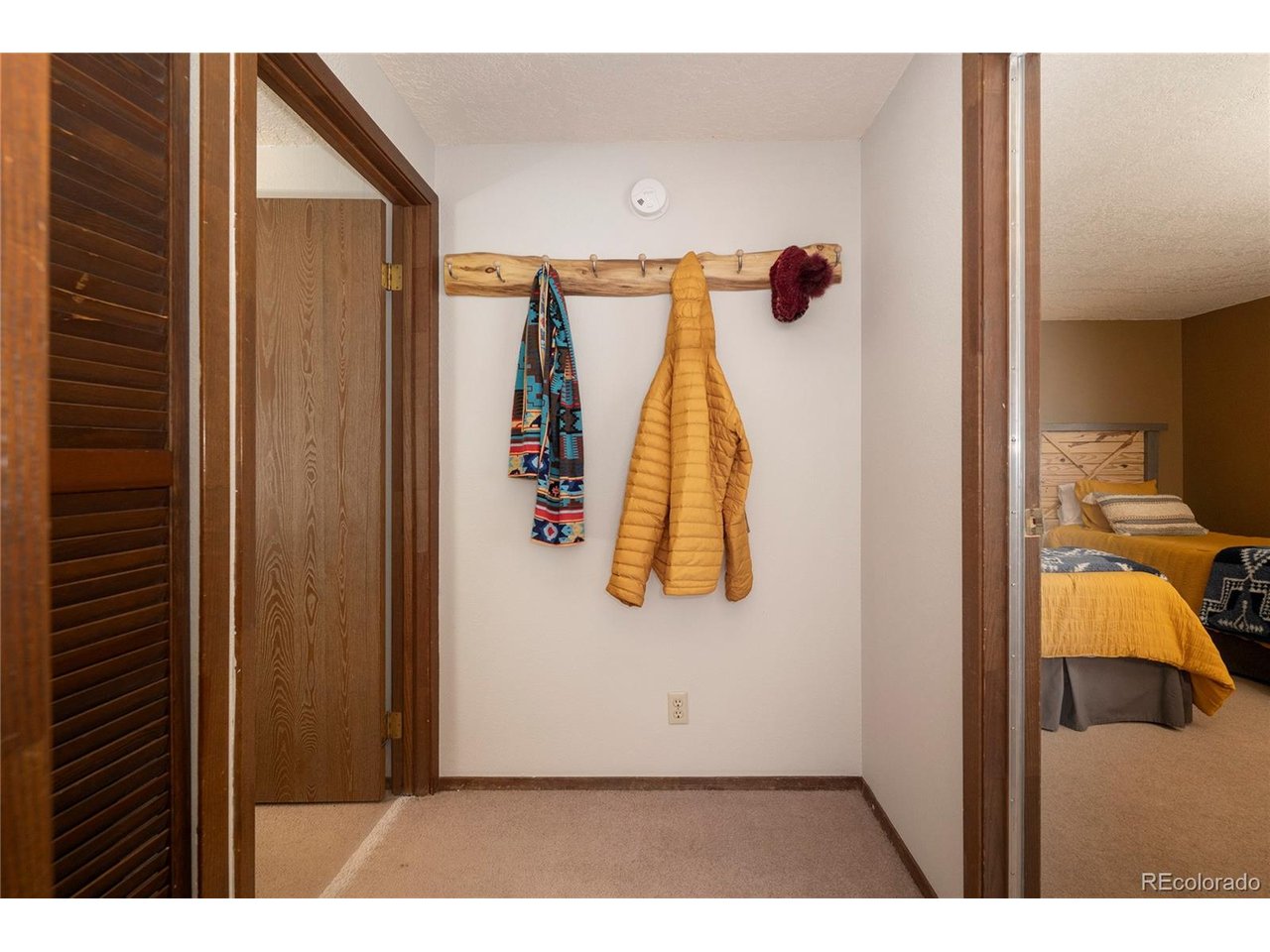 220 Village Dr 20-203