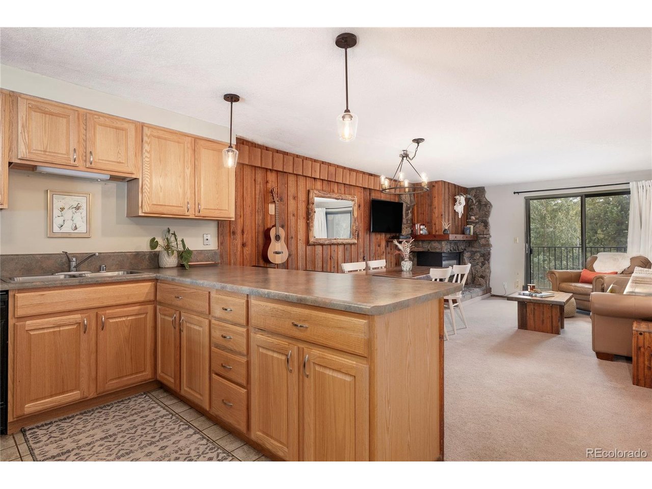 220 Village Dr 20-203