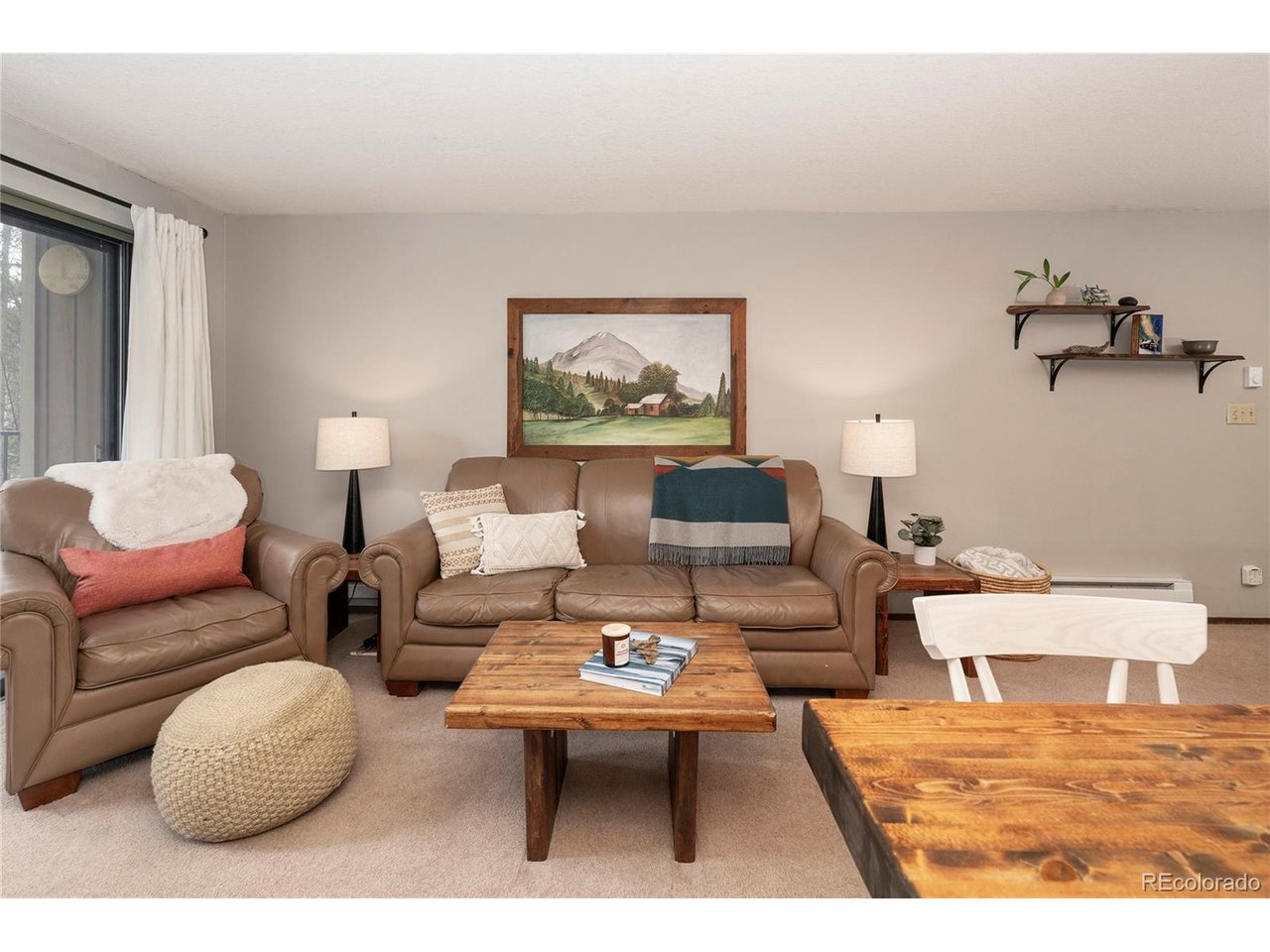 220 Village Dr 20-203