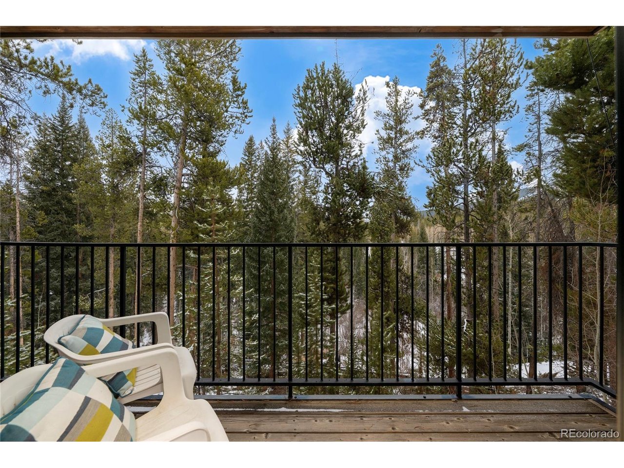 220 Village Dr 20-203