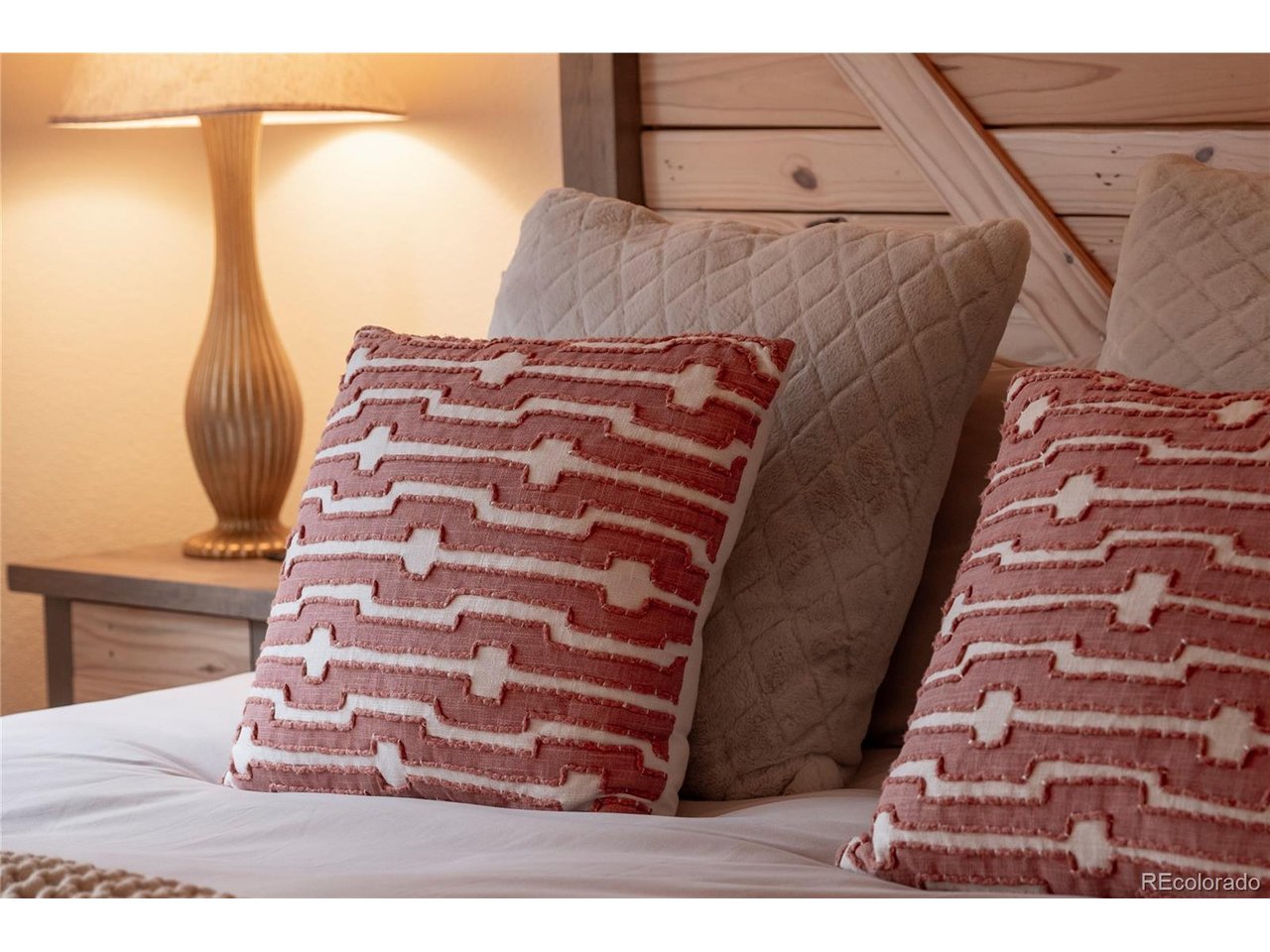 220 Village Dr 20-203