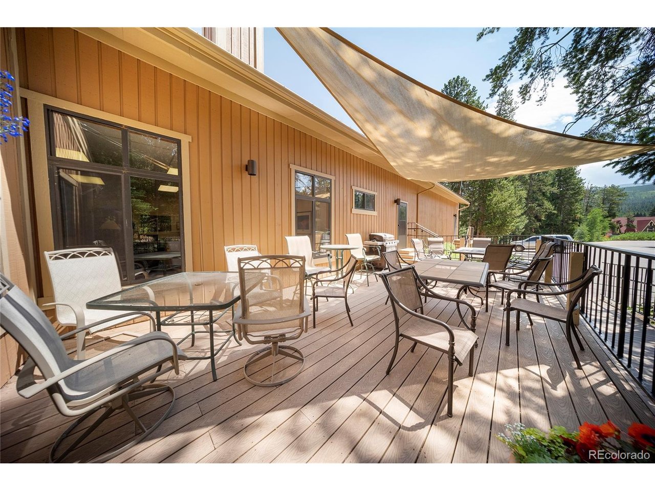 220 Village Dr 20-203