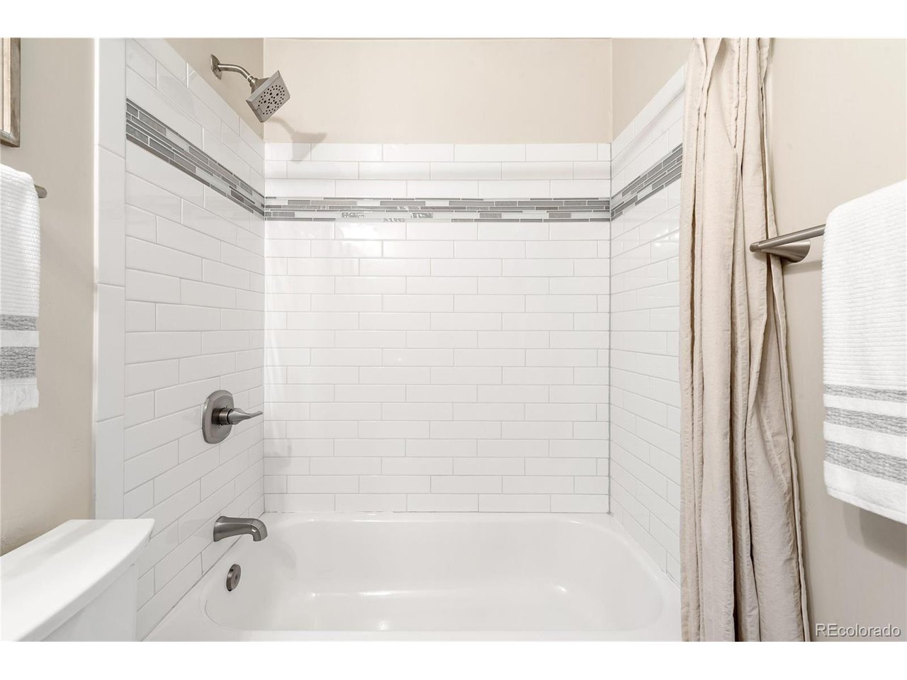 7038 Xenon Ct