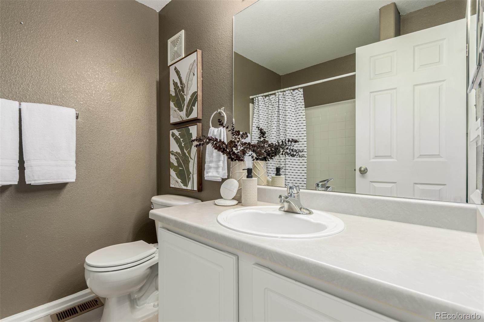 9550 E Florida Avenue Unit: 2016