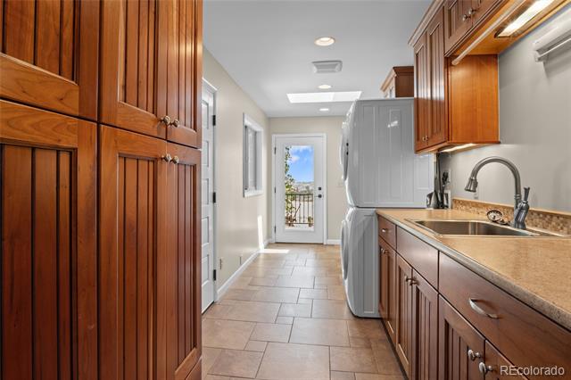 8997 N Corral Lane