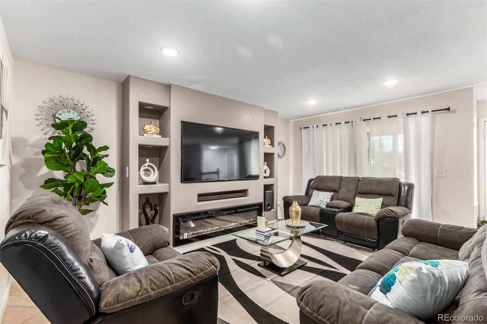 1310 Sable Boulevard