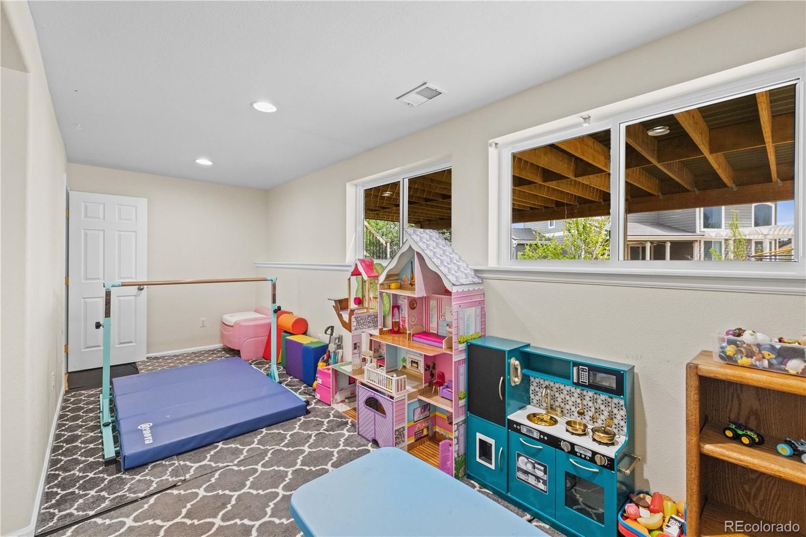 6144 S Ventura Court