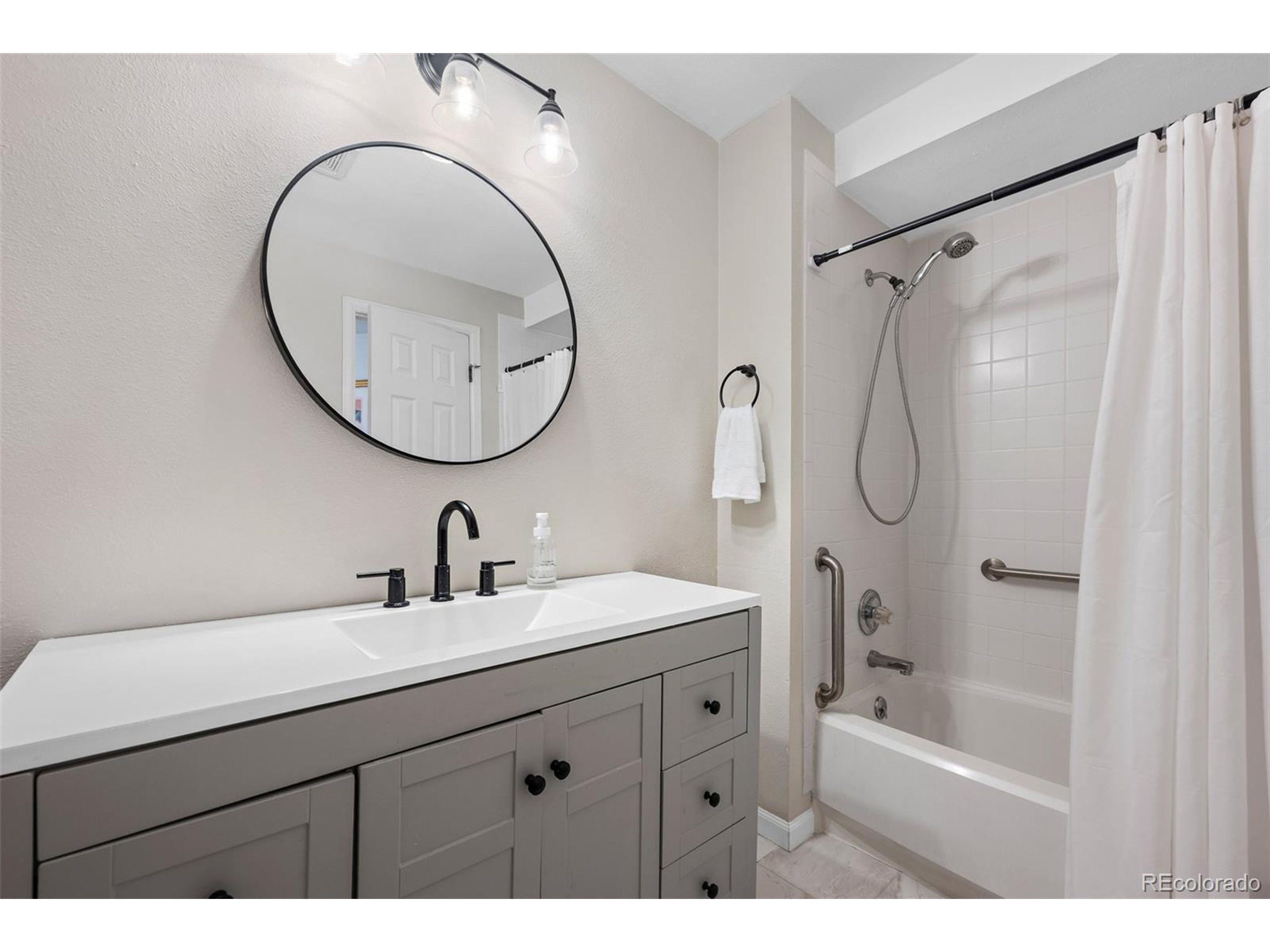 940 E Plum Creek Pkwy 205