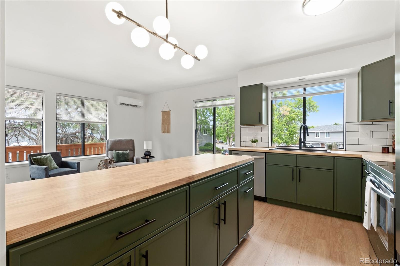 7889 York Street Unit: 3