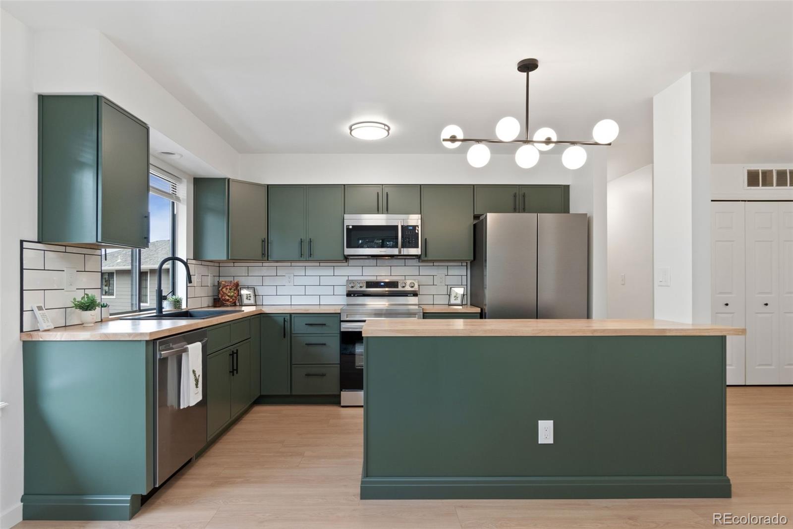 7889 York Street Unit: 3