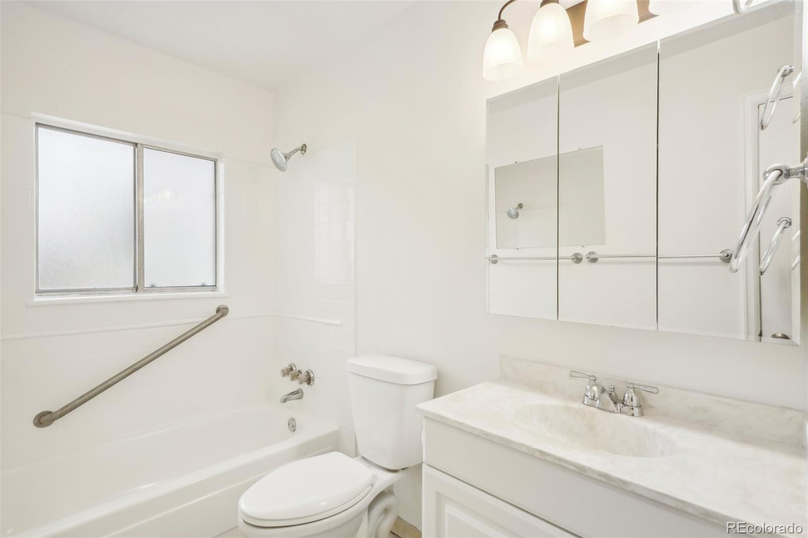 1942 S Ivory Way
