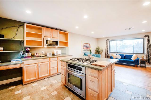 4200 Hoyt Court