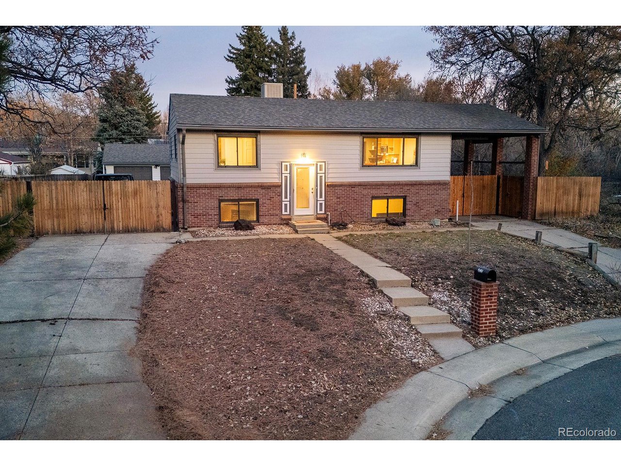 4200 Hoyt Ct
