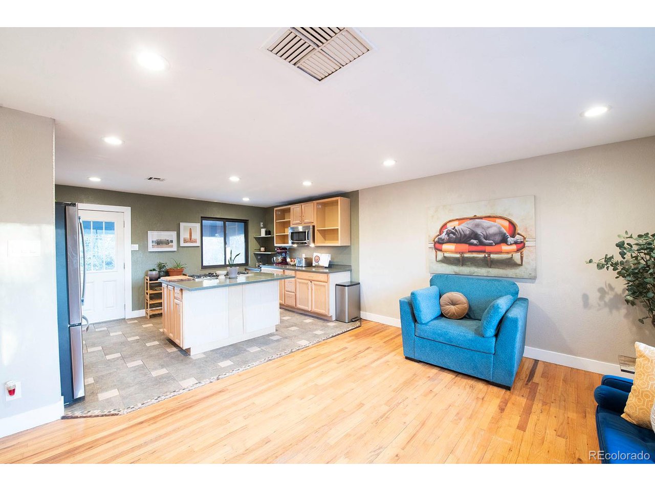 4200 Hoyt Ct