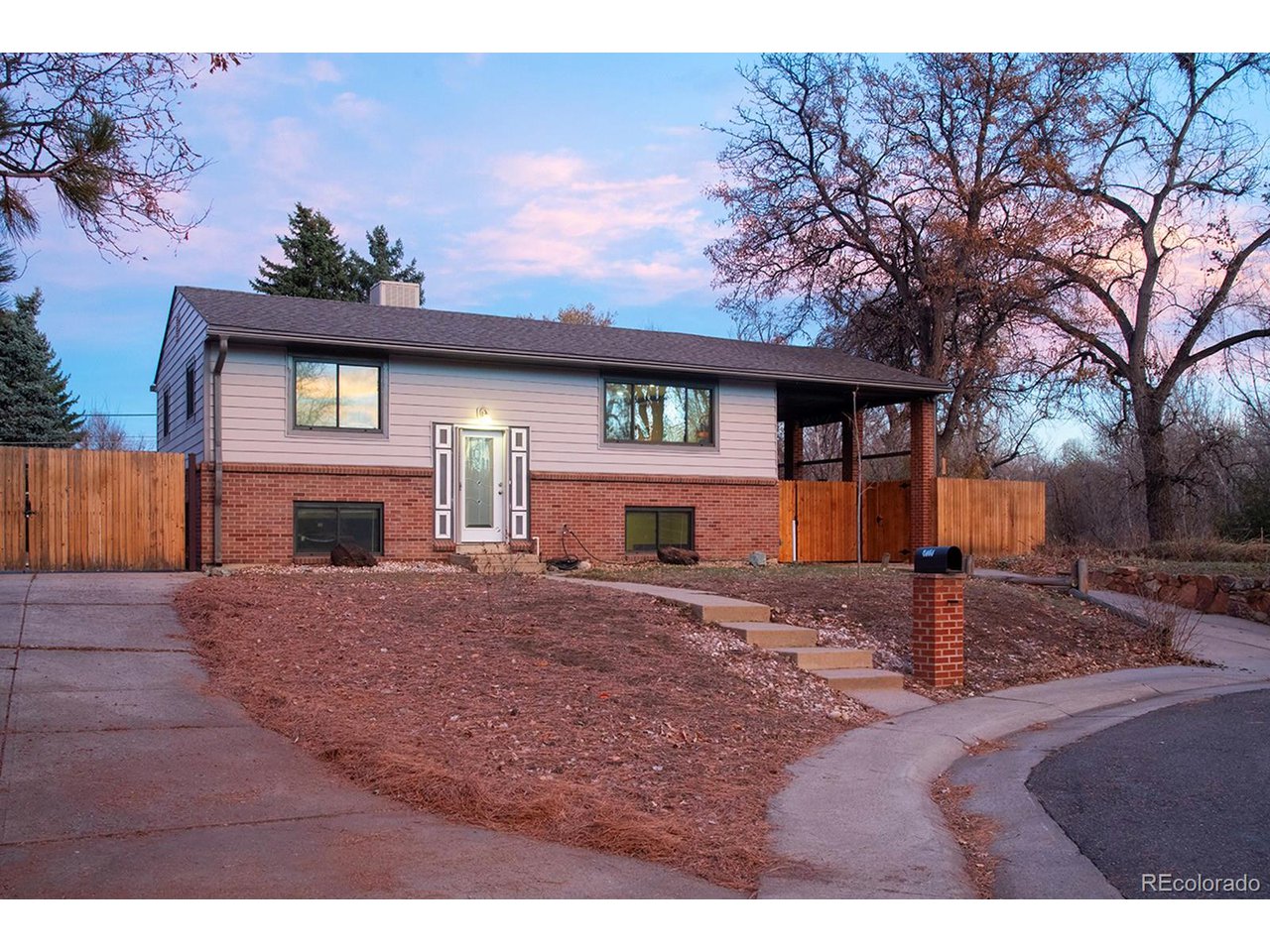 4200 Hoyt Ct
