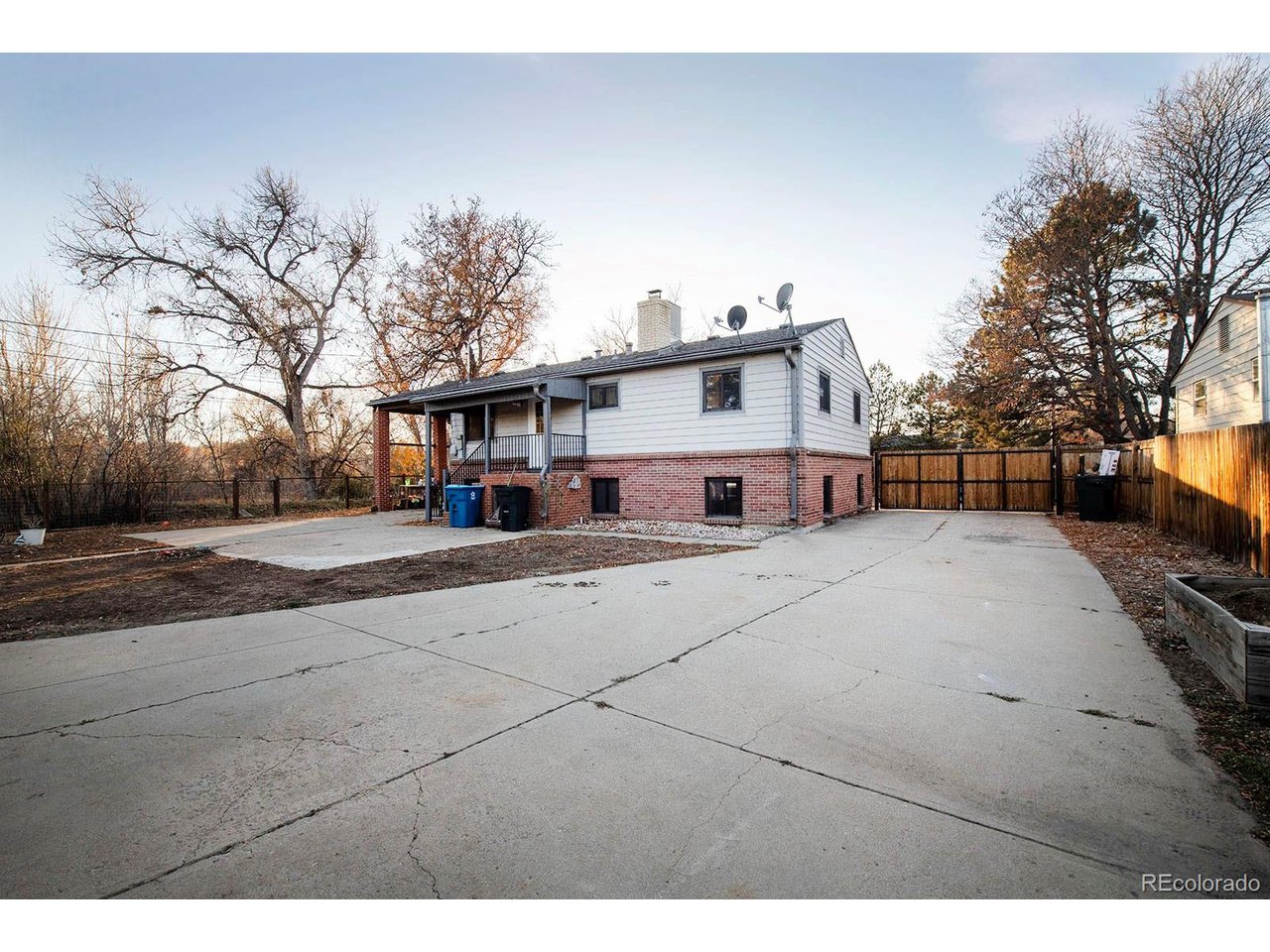 4200 Hoyt Ct