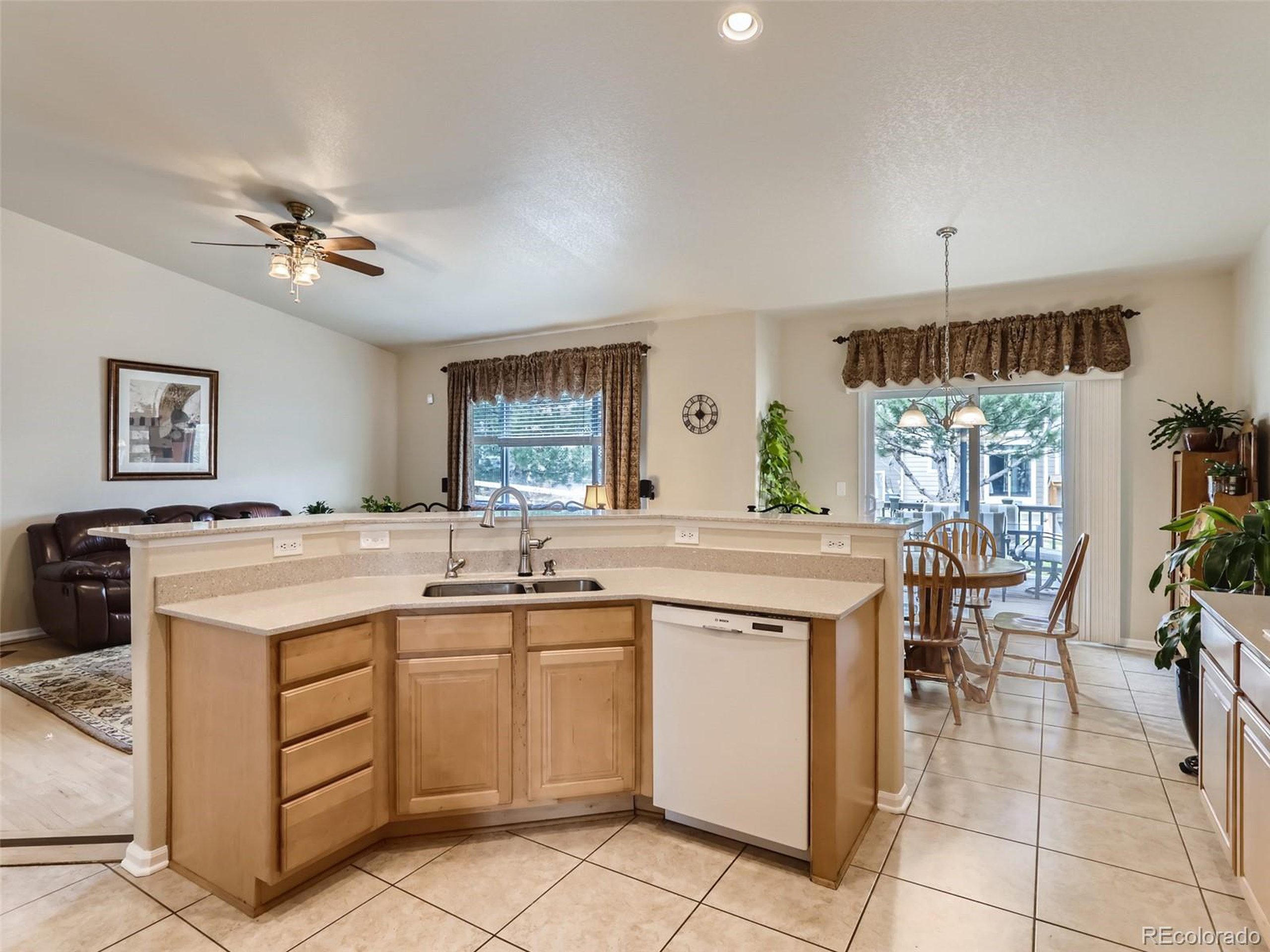 24073 E Oregon Pl