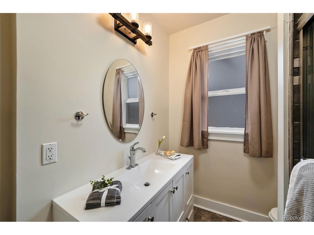 3088 W 40th Ave