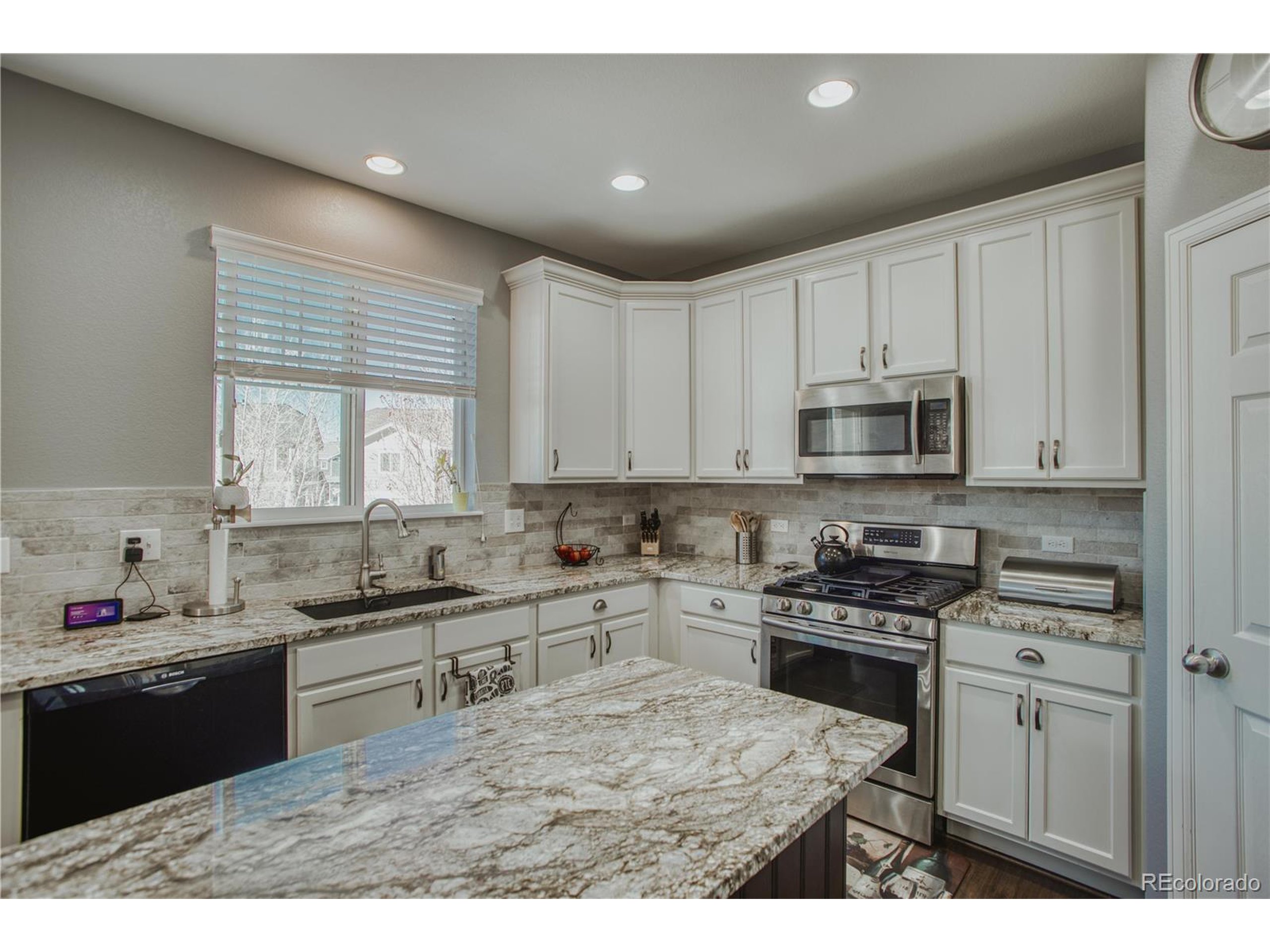 2984 Deerfoot Way
