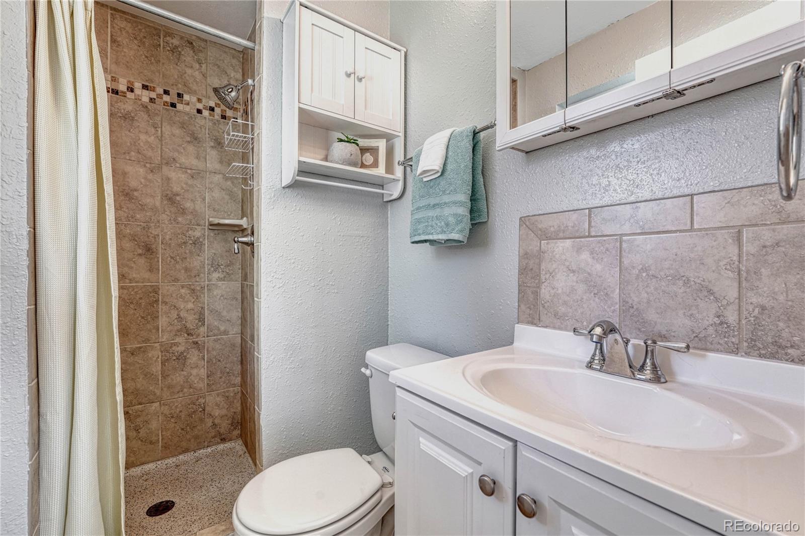 8223 W 70th Place