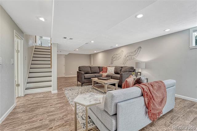 8223 W 70th Place