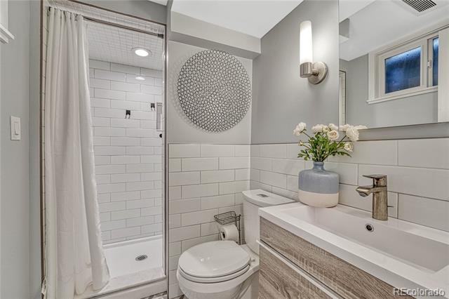 8223 W 70th Place