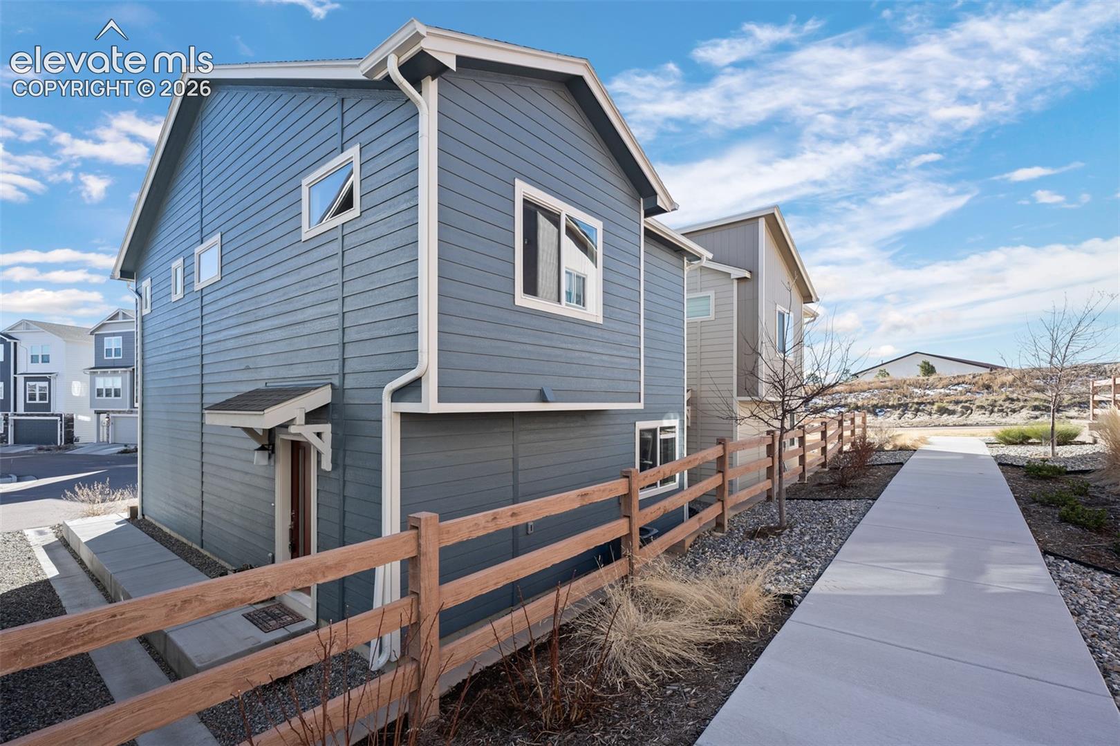 7410 Gorgeted Quail Grove